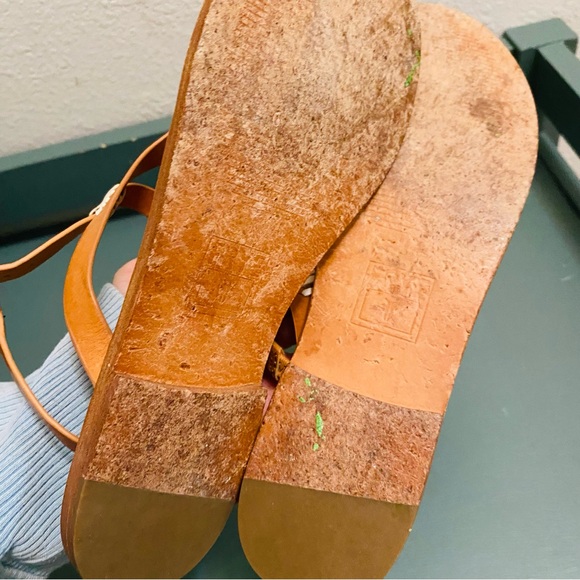 Frye Ruth Whipstitch Flat Brown Leather Sandal - Picture 10 of 11